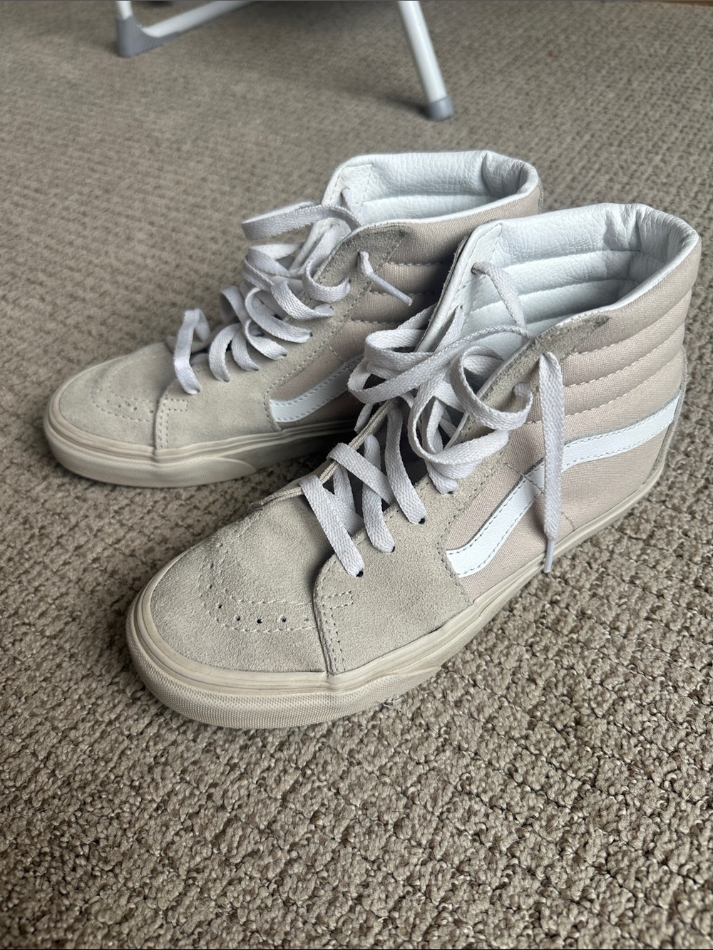 Vans marshmallow sk8-hi pig suede sneakers!